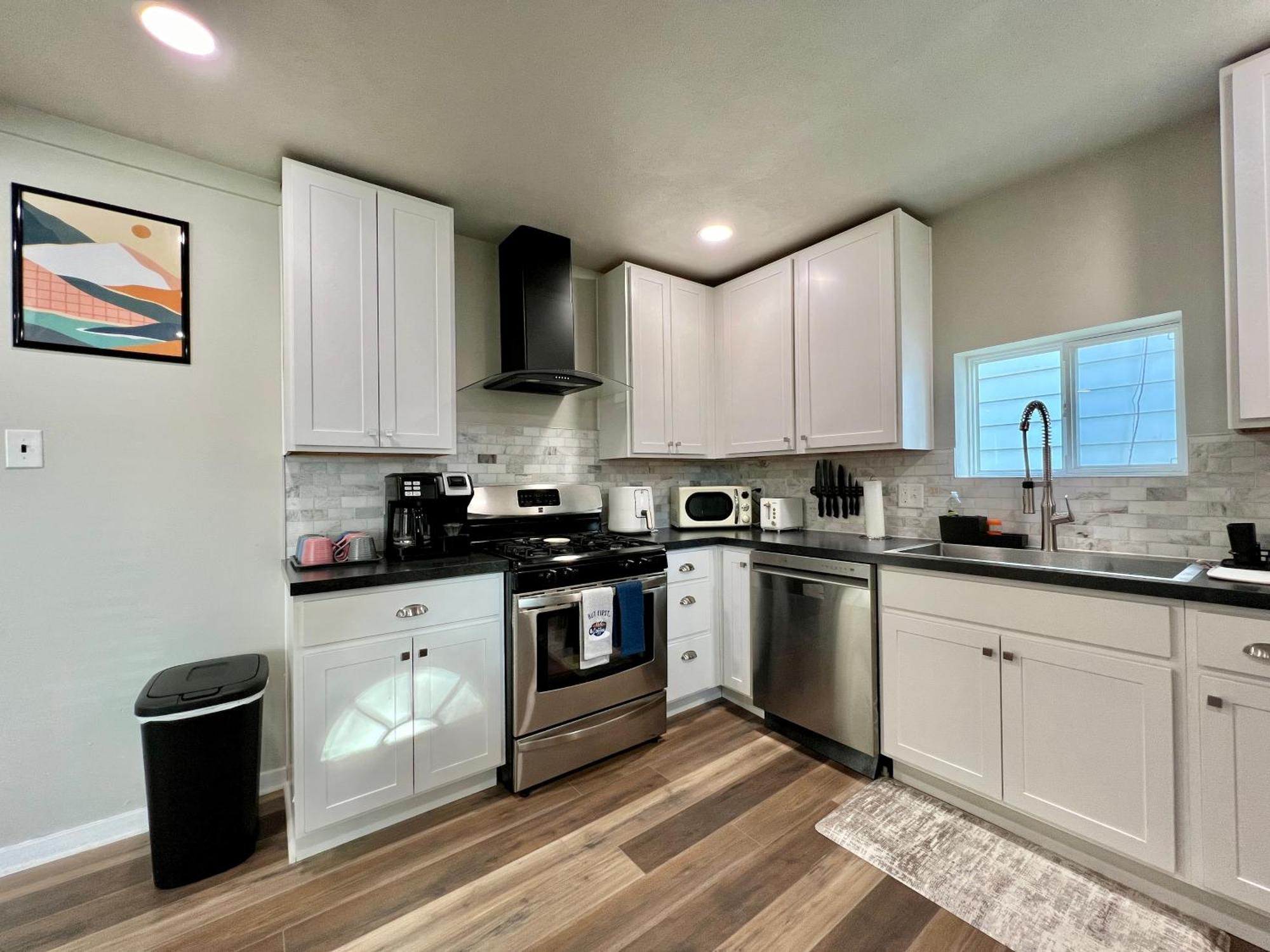 Modern Style Near Dt Indy & Major Attractions Apartment *
